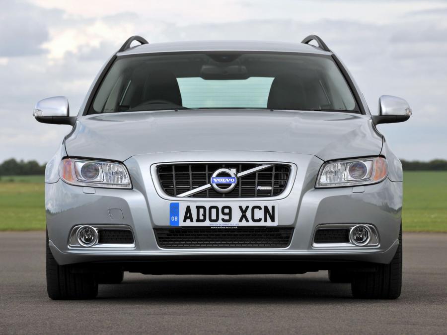  Volvo V70 R-Design 2009 года  (UK) (фото 4 из 15)